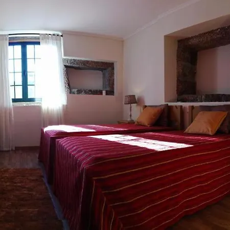 Guest house Casa Das Abegoarias 3*