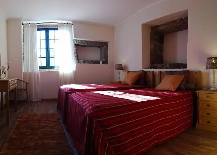 Konukevi Casa Abegoarias 3*